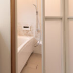 浴室ドアや浴室折戸で修理が必要な症状と原因。修理費用の目安について！