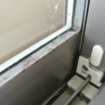 窓パッキンが劣化する原因や交換するタイミングは？