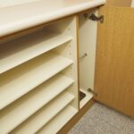 玄関の湿気対策、重曹だけでは不十分？靴のカビを防ぐ換気のポイント！